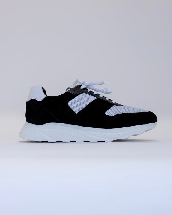 CAVERN CORNER X WARÉN LIU RUNNER - BLACK
